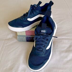 Vans Unisex Ultra Range Sneakers